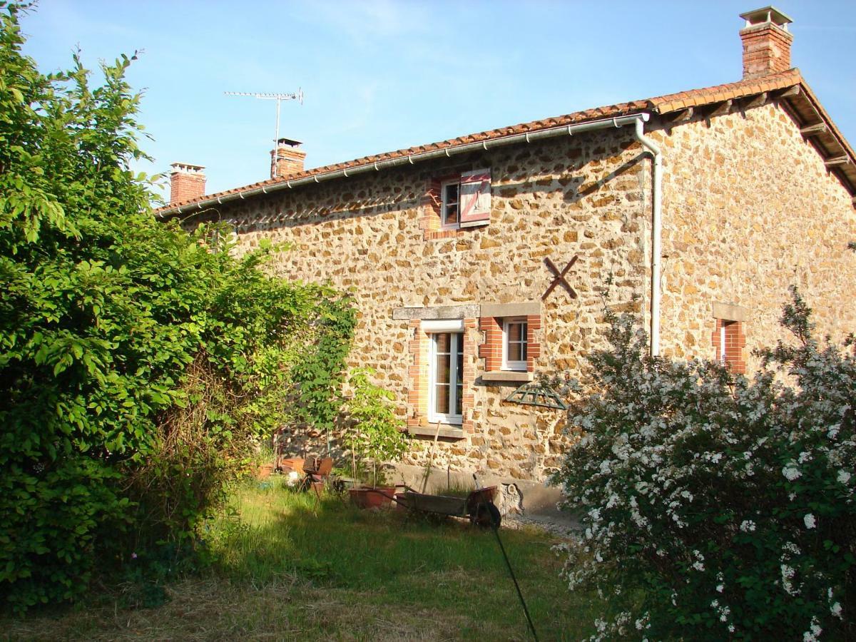 Gite Climatise De La Haute Rue Touvois Exterior photo
