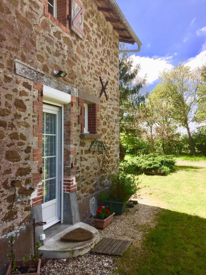 Gite Climatise De La Haute Rue Touvois Exterior photo